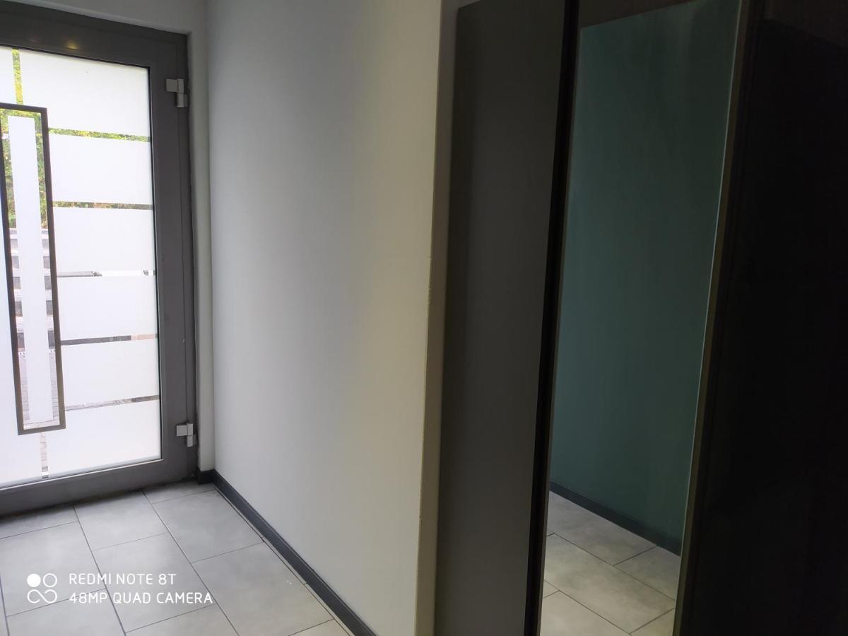 Park Villa Ferienwohnung Mit Pool Und 3 Schlafzimmer Uelzen Exterior foto